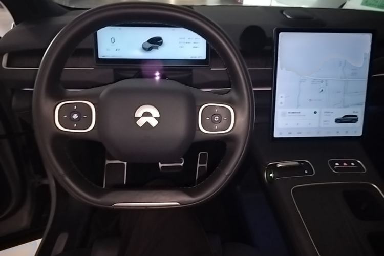 Used Nio ES8 2023 75 kWh Executive Edition Center Console