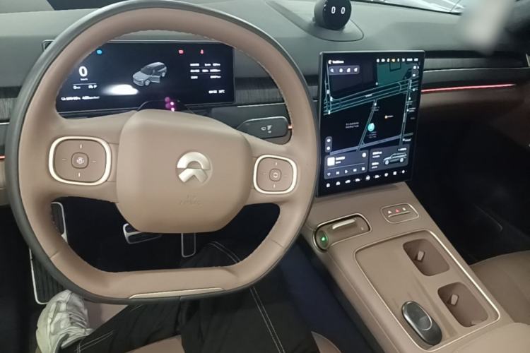 Used Nio ES8 2023 75 kWh Center Console