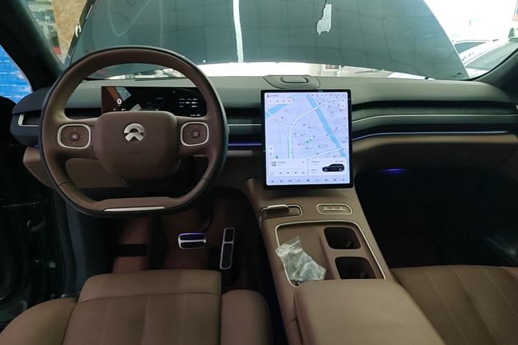 Used Nio ES8 2023 75 kWh Center Console