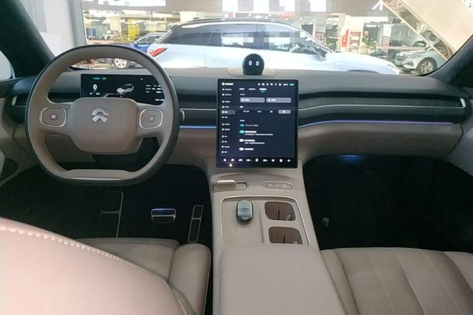 Used Nio ES8 2023 75 kWh Center Console