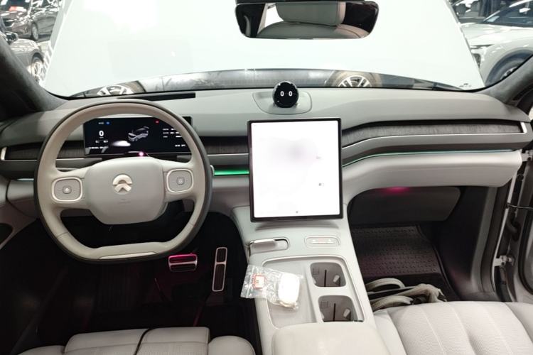 Used Nio ES8 2023 75 kWh Executive Edition Center Console
