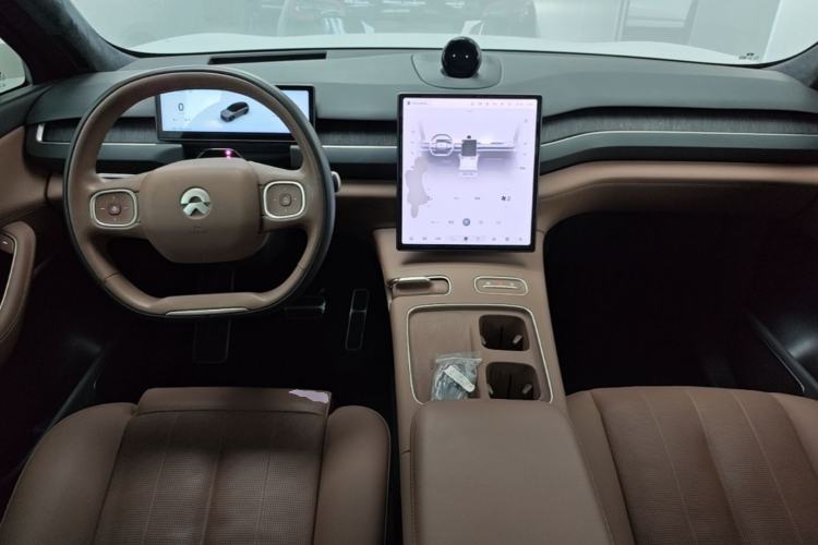 Used Nio ES8 2023 75 kWh Executive Edition Center Console
