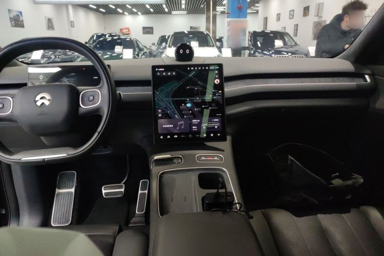Used Nio ES8 2023 75 kWh Center Console