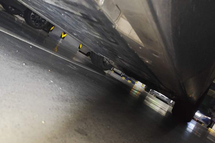Used Nio ES8 2023 75 kWh Chassis Rear Right