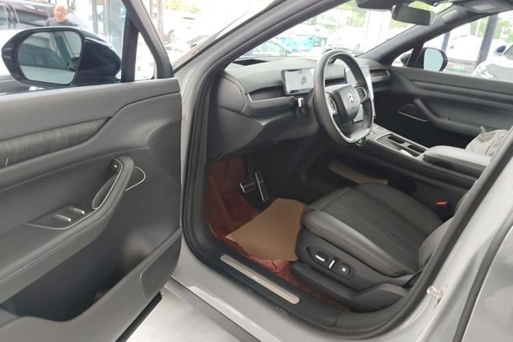 Used Nio ES8 2023 75 kWh Driver Seat