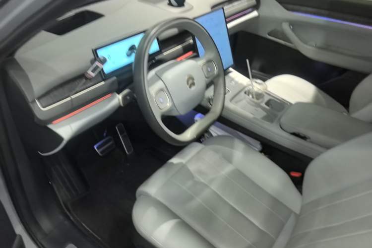 Used Nio ES8 2023 75 kWh Driver Seat