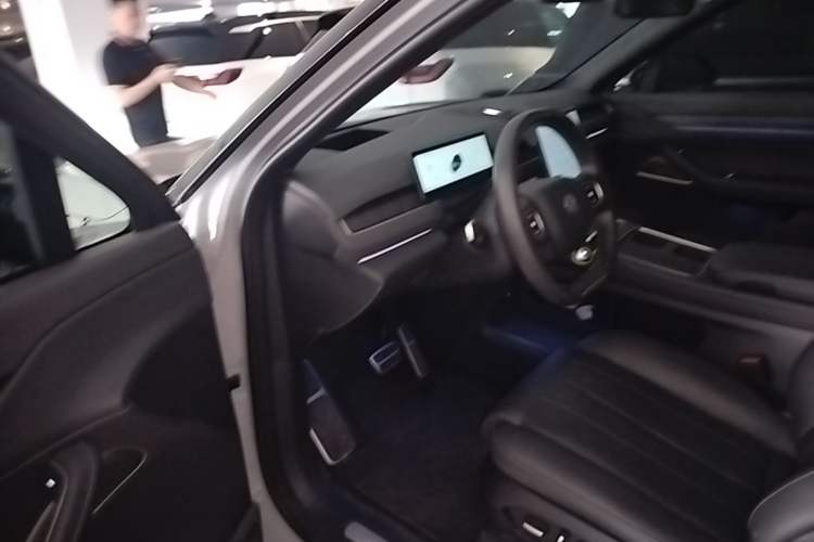 Used Nio ES8 2023 75 kWh Executive Edition Driver Seat