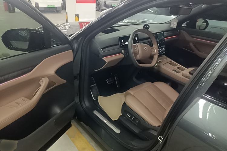 Used Nio ES8 2023 75 kWh Driver Seat