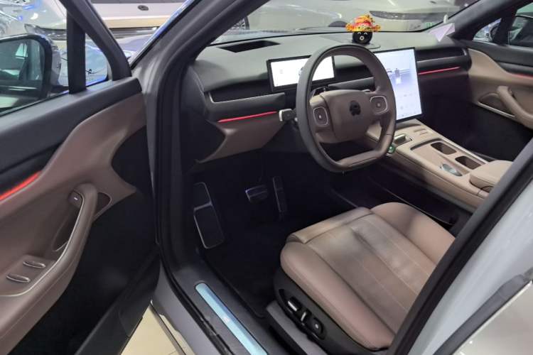 Used Nio ES8 2023 75 kWh Driver Seat