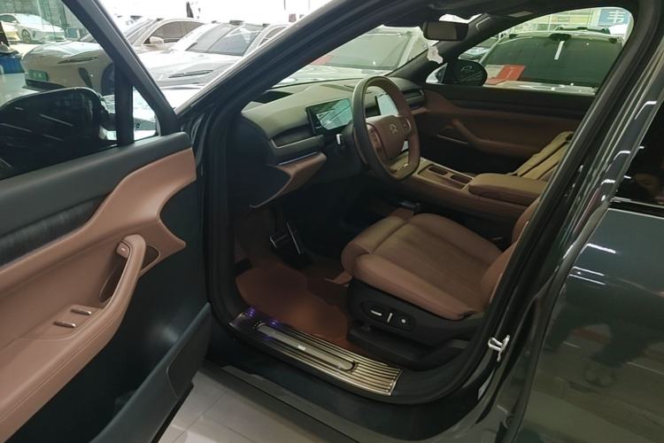 Used Nio ES8 2023 75 kWh Driver Seat