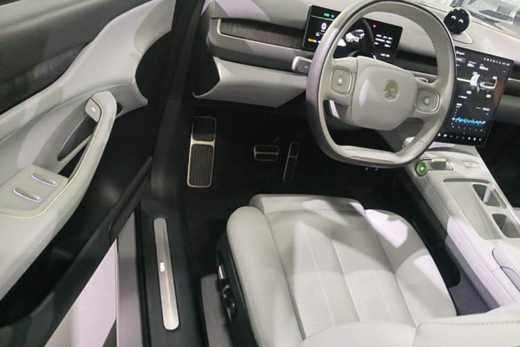 Used Nio ES8 2023 75 kWh Driver Seat