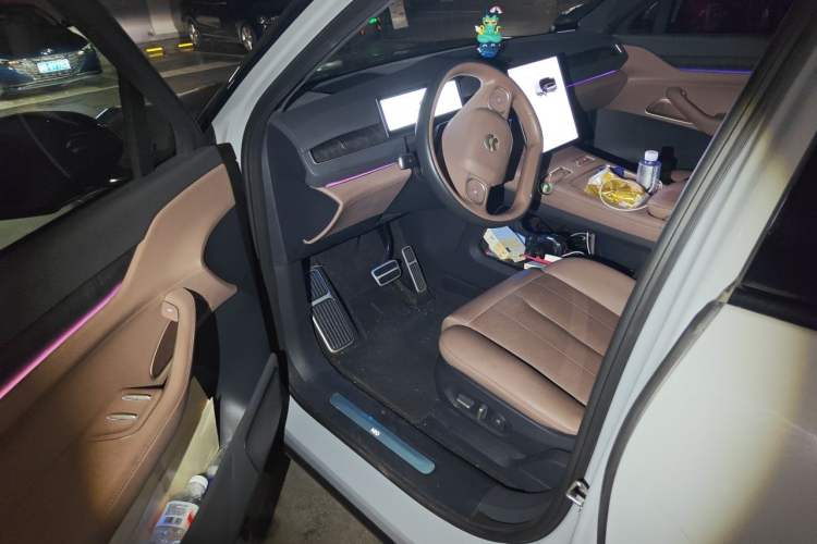 Used Nio ES8 2023 75 kWh Driver Seat