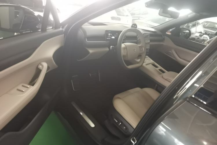 Used Nio ES8 2023 75 kWh Executive Edition Driver Seat
