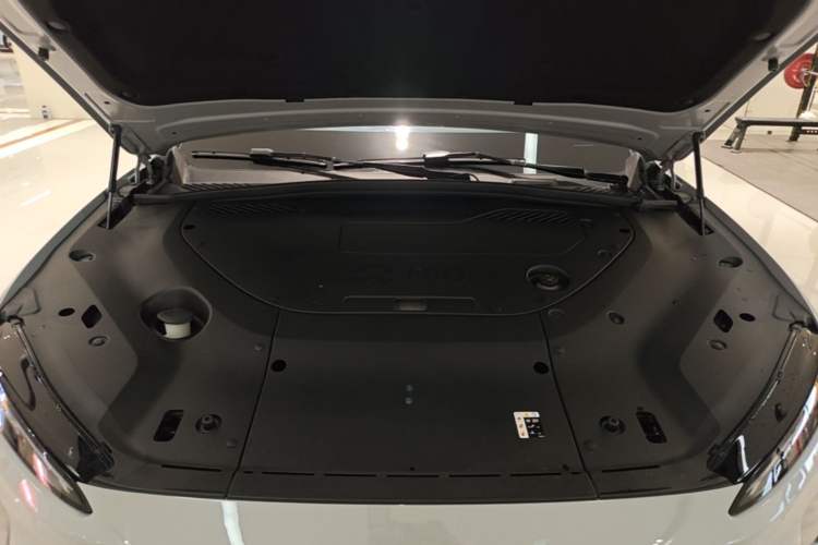 Used Nio ES8 2023 100kWh Executive Edition Engine Bay