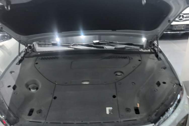 Used Nio ES8 2023 75 kWh Engine Bay