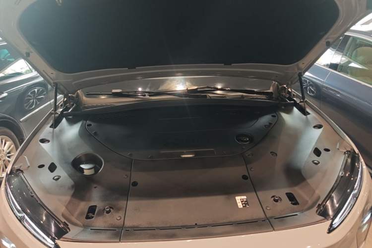 Used Nio ES8 2023 100kWh Signature Edition Engine Bay