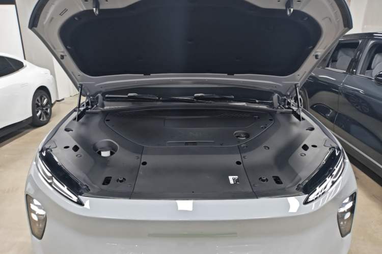 Used Nio ES8 2023 75 kWh Executive Edition Engine Bay