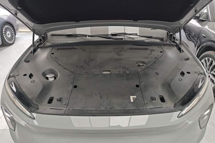 Used Nio ES8 2023 75 kWh Executive Edition Engine Bay