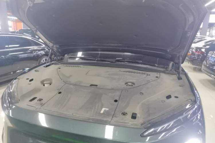 Used Nio ES8 2023 75 kWh Engine Bay