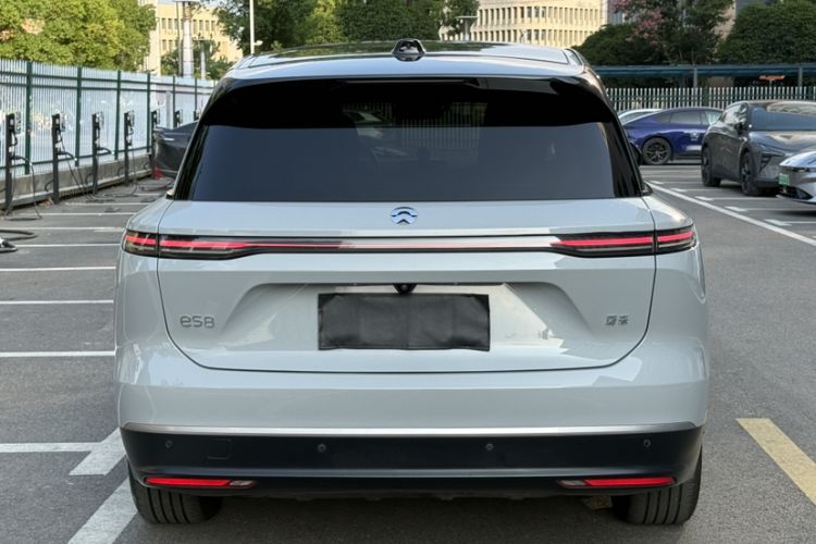 Used Nio ES8 2023 75 kWh Exterior 1