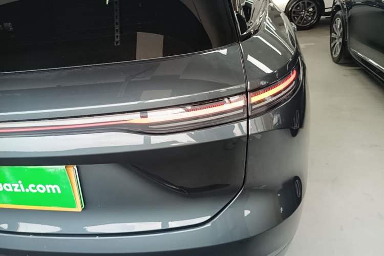 Used Nio ES8 2023 100kWh Signature Edition Exterior 3