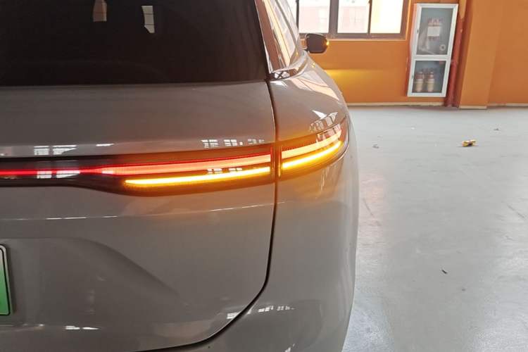Used Nio ES8 2023 75 kWh Exterior 3