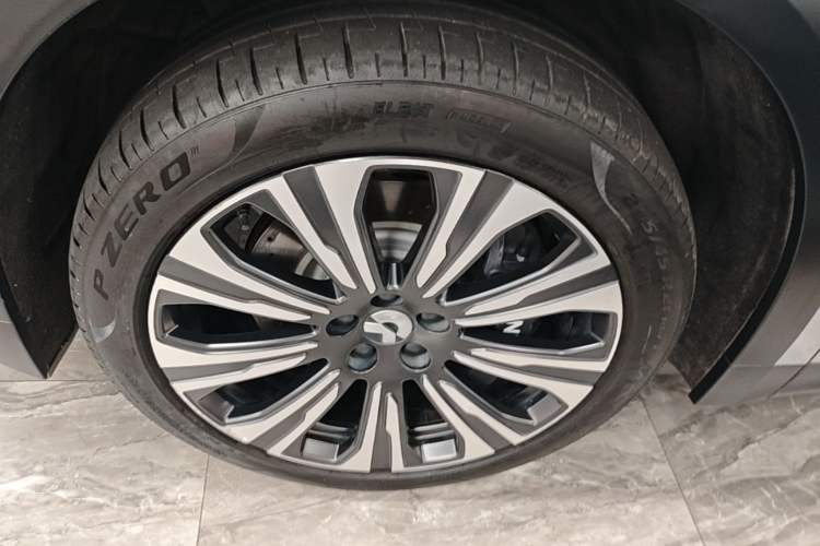 Used Nio ES8 2023 75 kWh Executive Edition Exterior 4