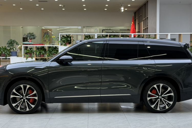 Used Nio ES8 2023 75 kWh Executive Edition Exterior 6