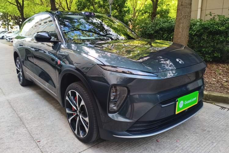 Used Nio ES8 2023 100kWh Signature Edition Front Right 45 Deg