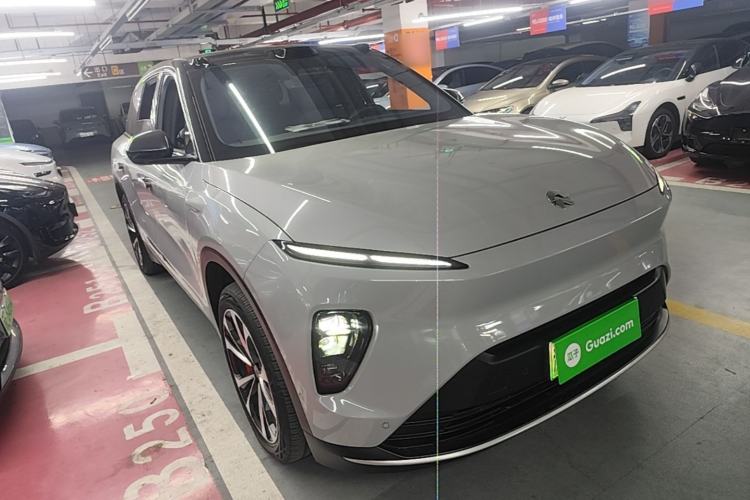 Used Nio ES8 2023 75 kWh Front Right 45 Deg