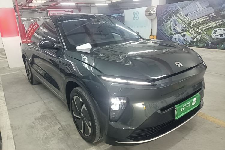 Used Nio ES8 2023 75 kWh Front Right 45 Deg