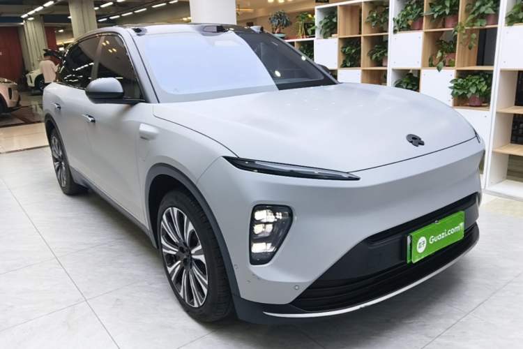Used Nio ES8 2023 75 kWh Front Right 45 Deg