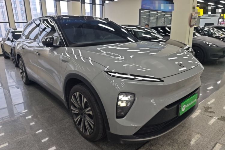 Used Nio ES8 2023 75 kWh Front Right 45 Deg