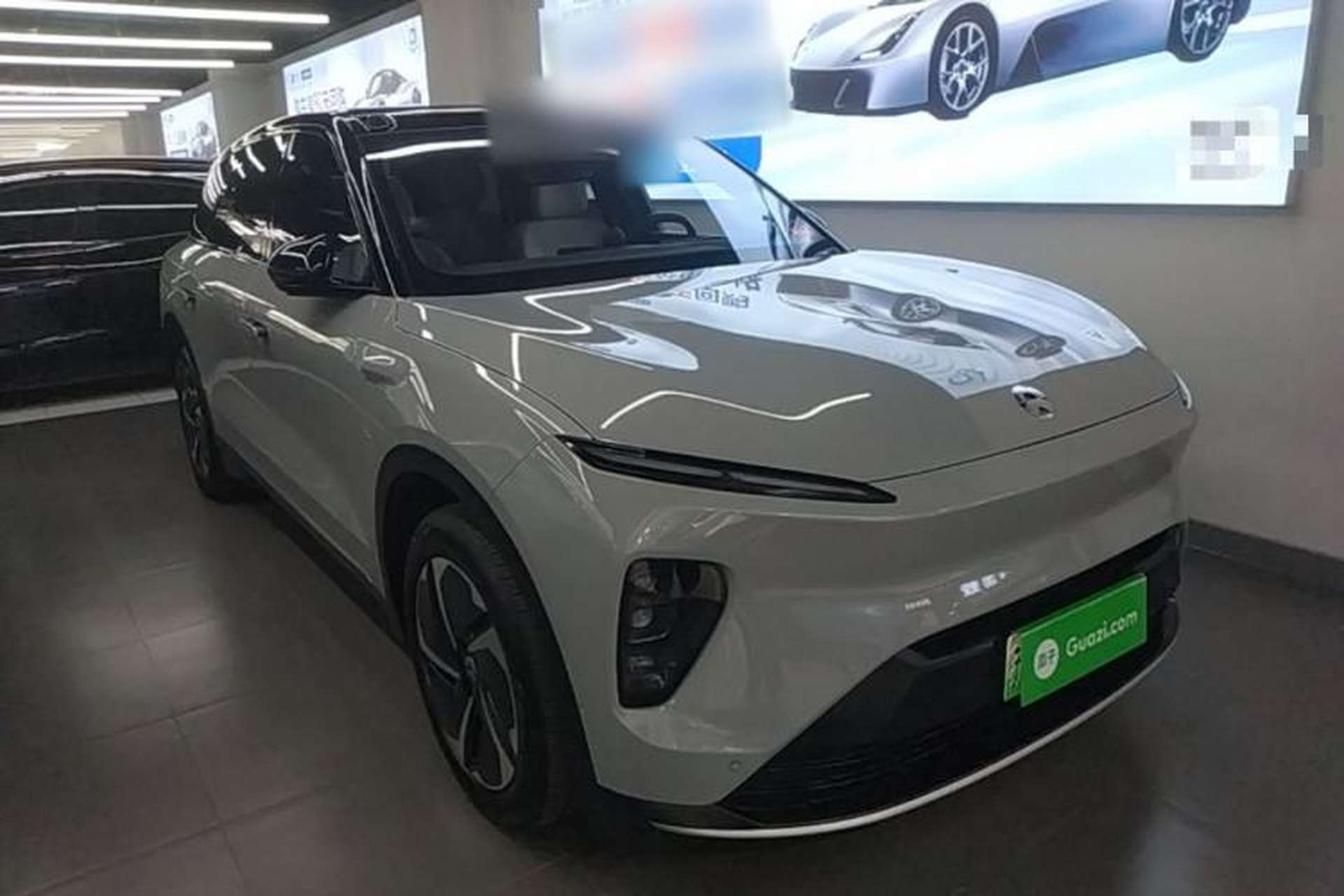 Used Nio ES8 2023 75 kWh Front Right 45 Deg
