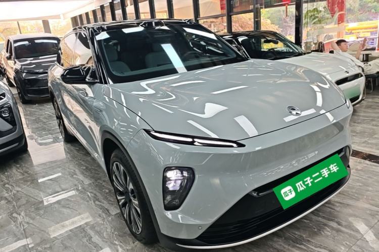 Used Nio ES8 2023 75 kWh Executive Edition Front Right 45 Deg