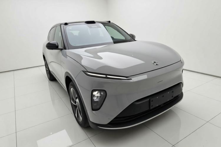 Used Nio ES8 2023 75 kWh Executive Edition Front Right 45 Deg