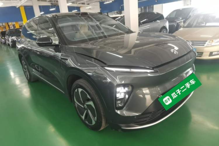 Used Nio ES8 2023 75 kWh Executive Edition Front Right 45 Deg