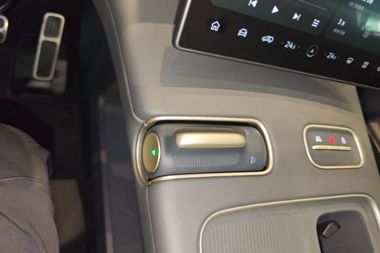 Used Nio ES8 2023 100kWh Signature Edition Gear Lever