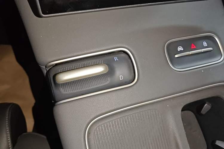 Used Nio ES8 2023 75 kWh Gear Lever
