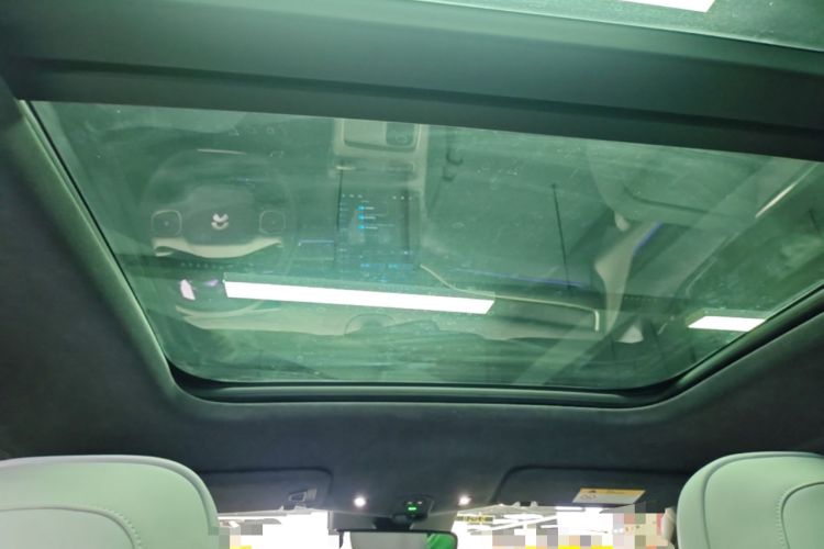 Used Nio ES8 2023 75 kWh Headliner