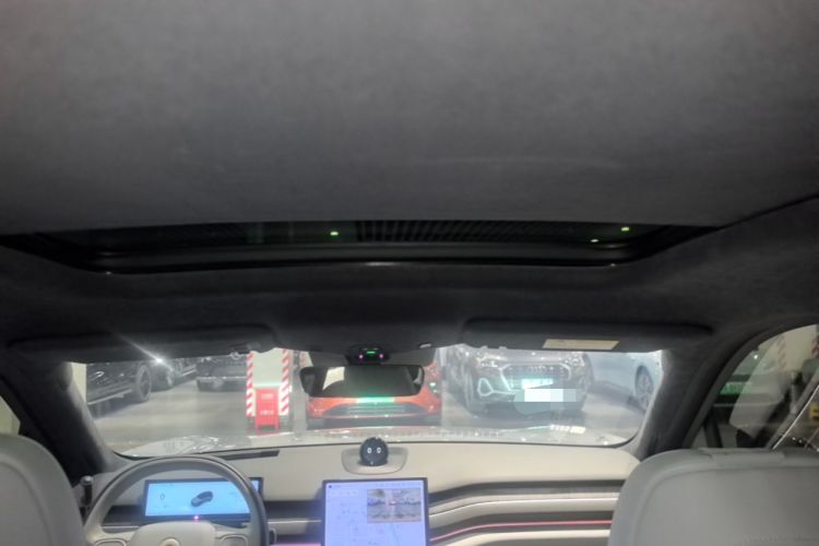 Used Nio ES8 2023 75 kWh Headliner
