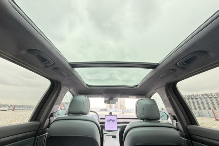 Used Nio ES8 2023 100kWh Signature Edition Headliner