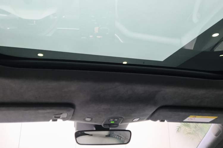 Used Nio ES8 2023 75 kWh Headliner