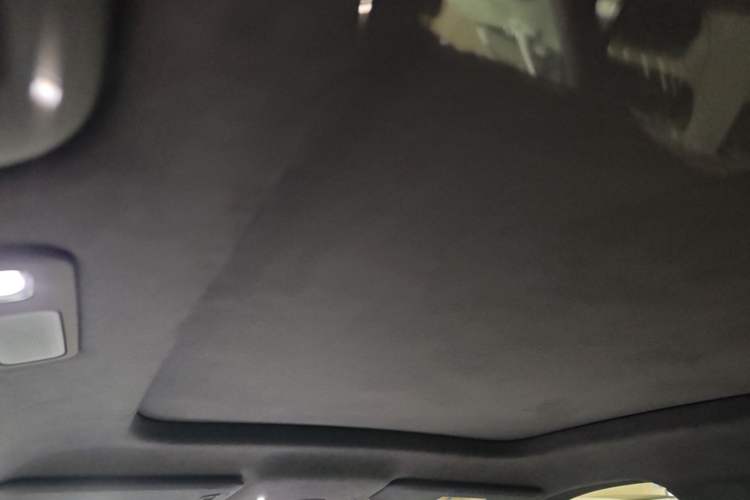 Used Nio ES8 2023 75 kWh Headliner