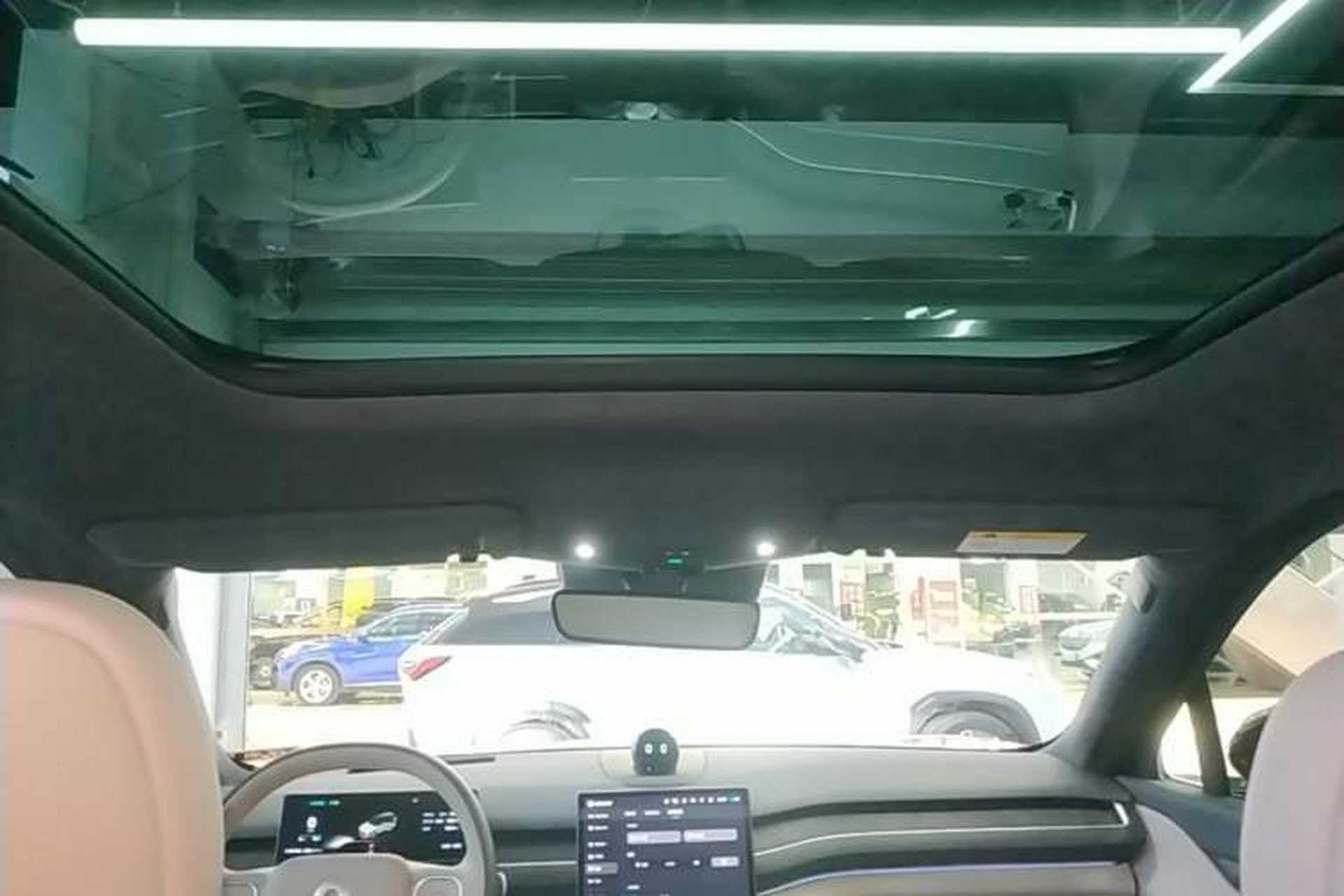 Used Nio ES8 2023 75 kWh Headliner