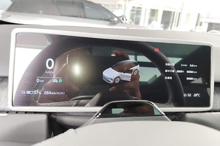 Used Nio ES8 2023 75 kWh Instrument Cluster