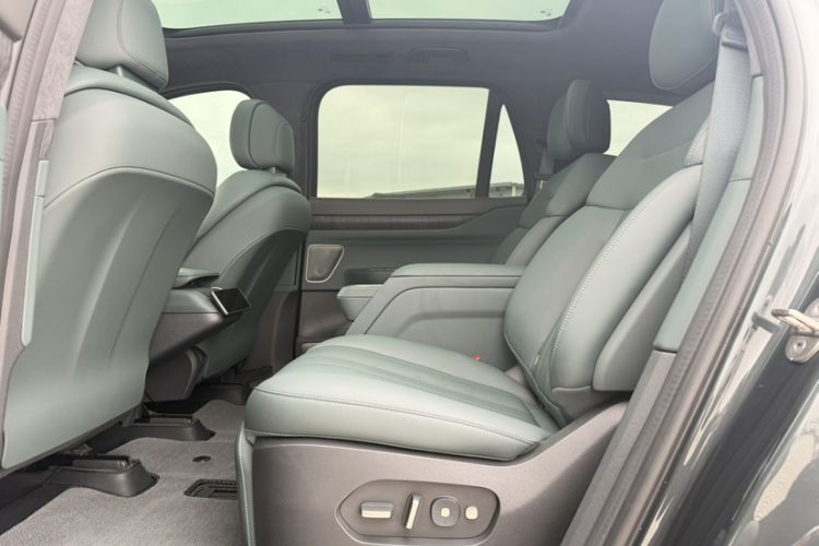 Used Nio ES8 2023 100kWh Signature Edition Interior 1