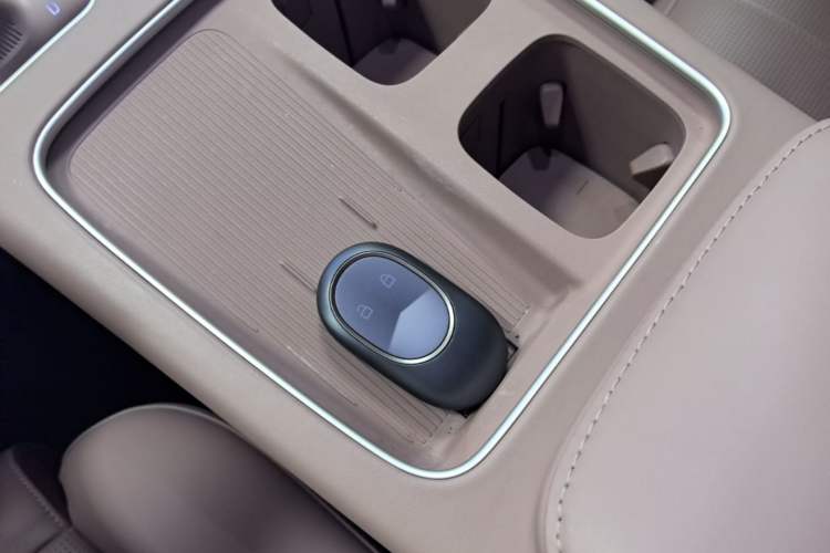 Used Nio ES8 2023 75 kWh Interior 1