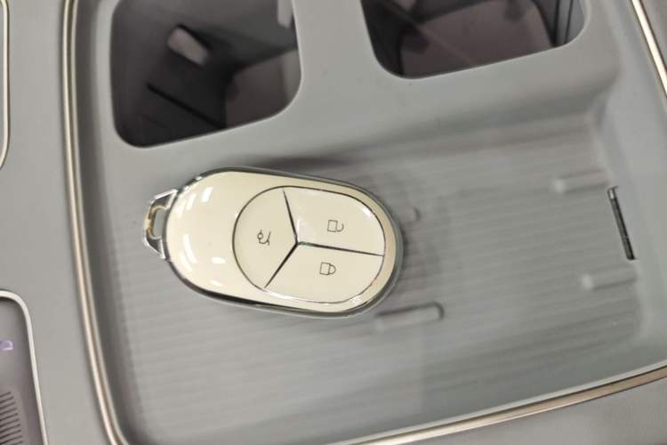 Used Nio ES8 2023 75 kWh Interior 1