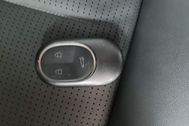 Used Nio ES8 2023 75 kWh Interior 1